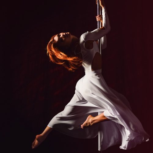 pole-dance-woman-sexy-1287822.jpg